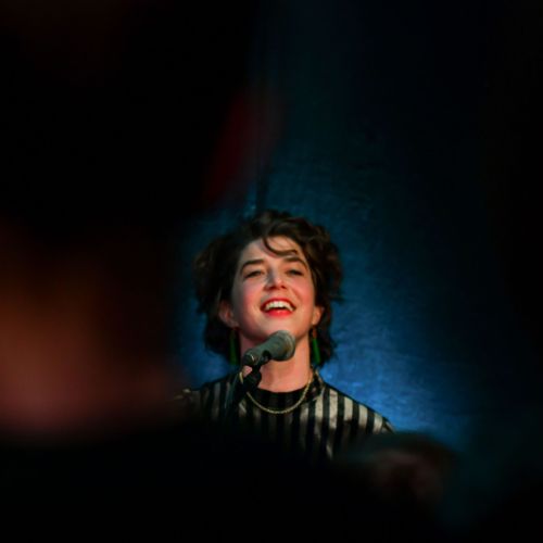 Eva lynn durch Köpfe unscharf